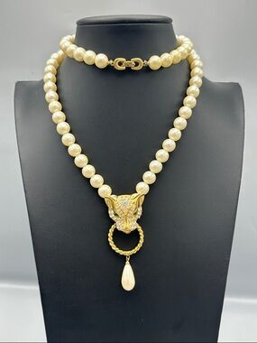 RARE vintage Richelieu Gold Tone Faux Pearl Panther Pendant Necklace